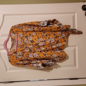 Democracy yellow flowery top with tie waste. XL